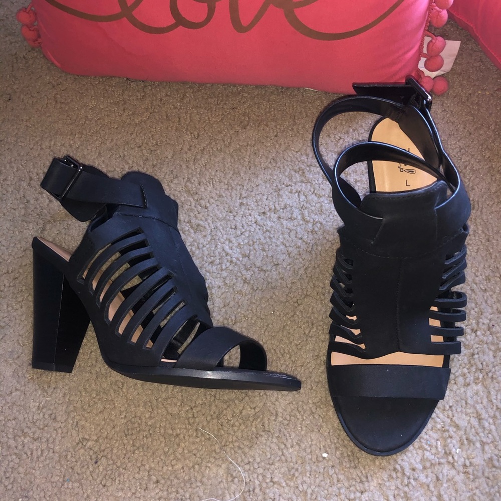 Black chunky heel sandal